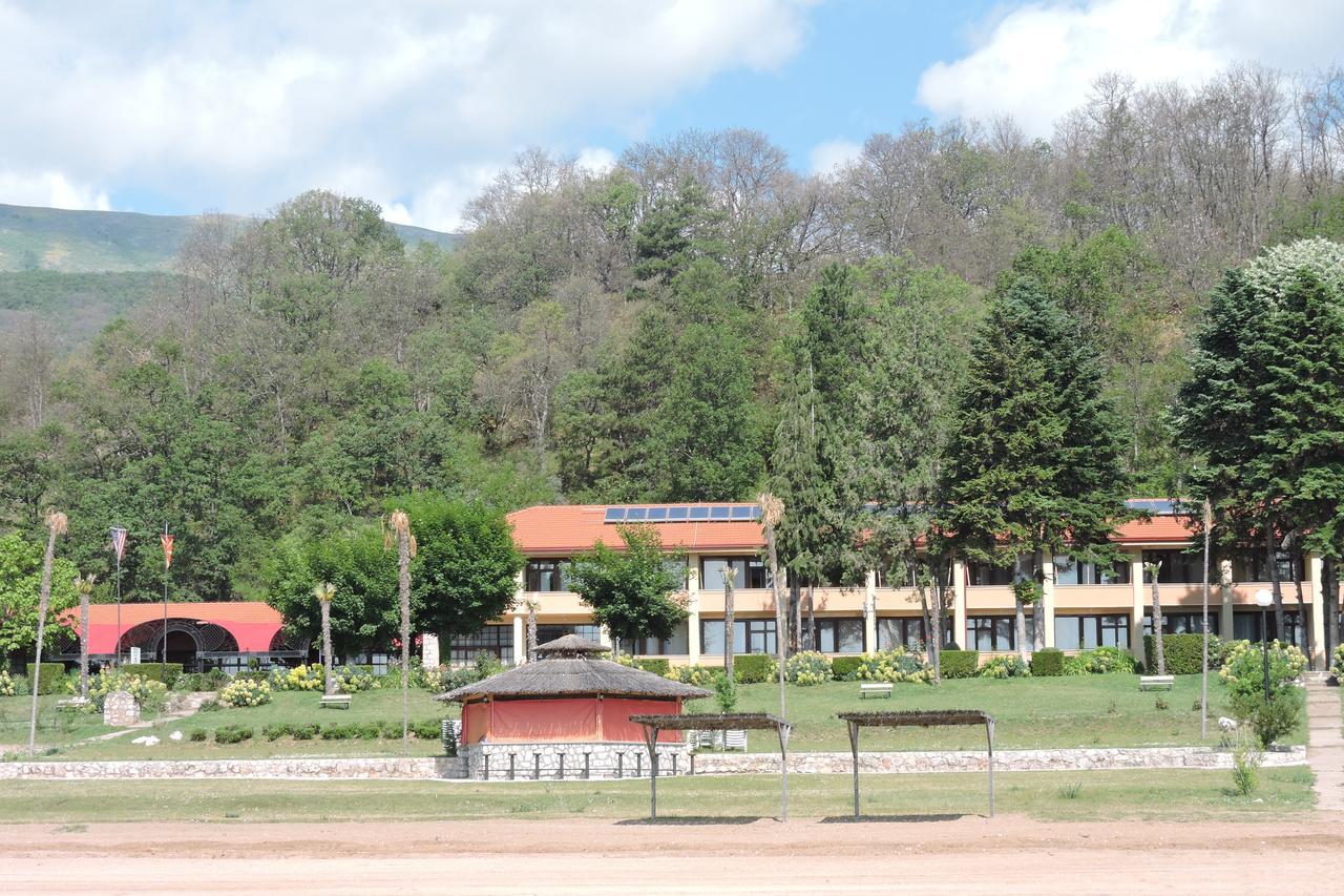 Lakeview Hotel And Resort Otesevo Exterior photo