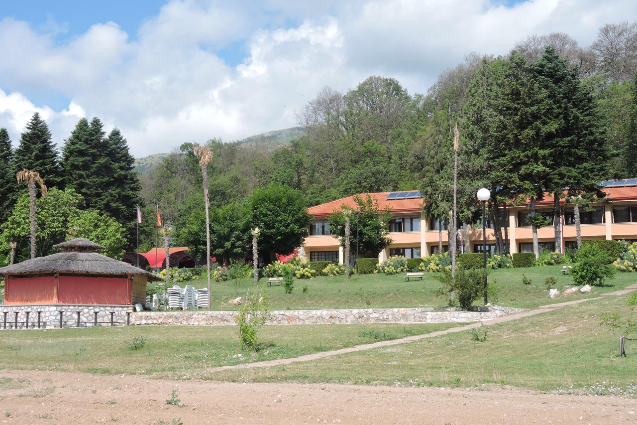 Lakeview Hotel And Resort Otesevo Exterior photo